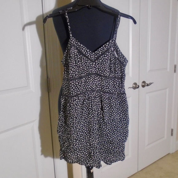 AEROPOSTALE NWT Floral Ladder Black & White Lace Romper - Picture 4 of 8